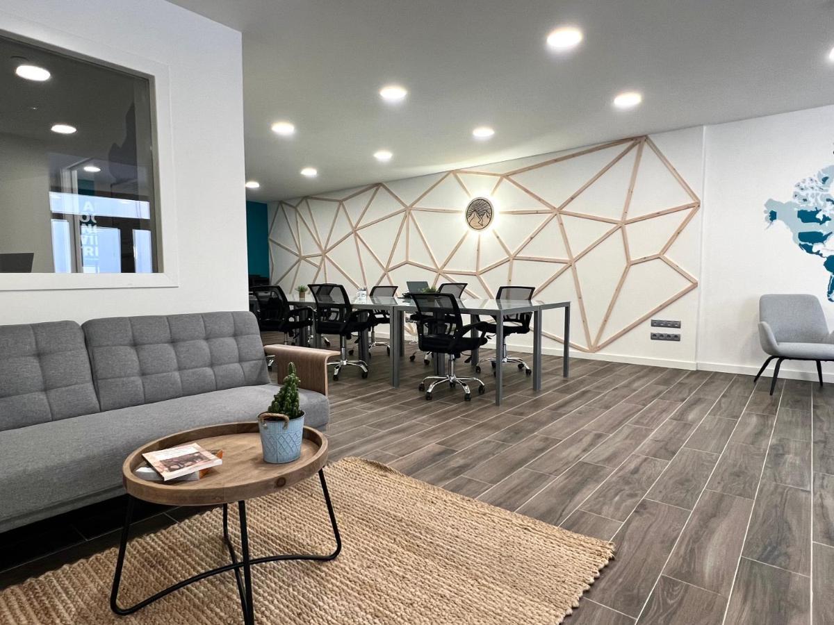 Espot Cowork & Apartments - L'Amfitriona Eksteriør bilde