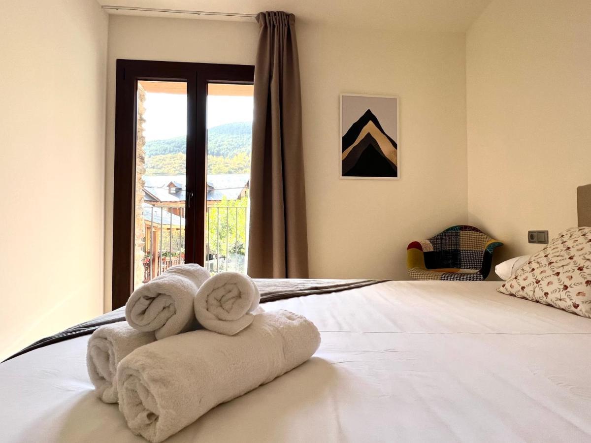 Espot Cowork & Apartments - L'Amfitriona Eksteriør bilde
