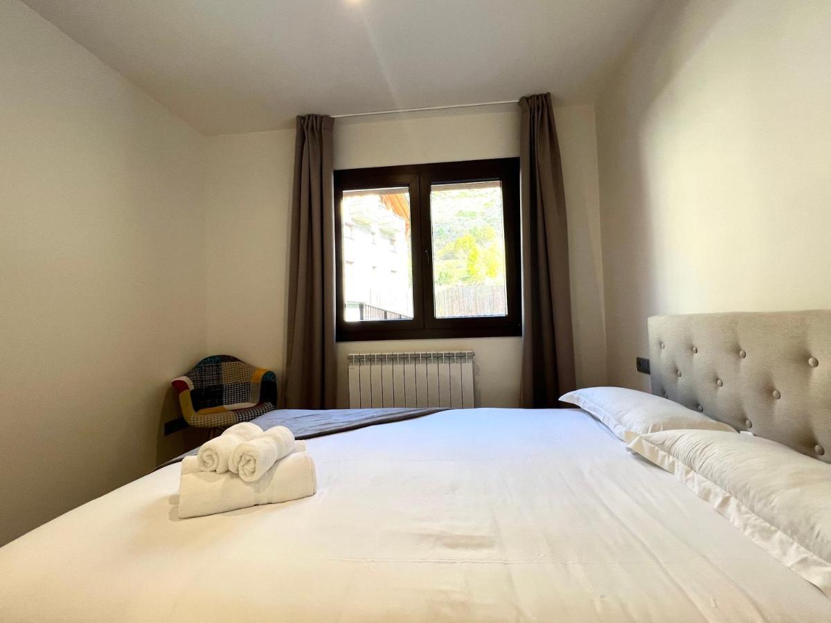 Espot Cowork & Apartments - L'Amfitriona Eksteriør bilde