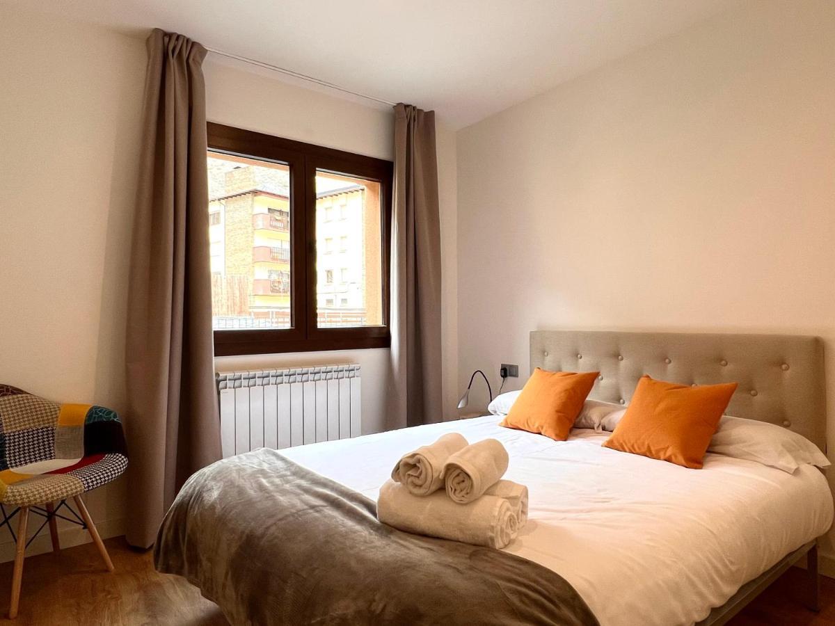 Espot Cowork & Apartments - L'Amfitriona Eksteriør bilde