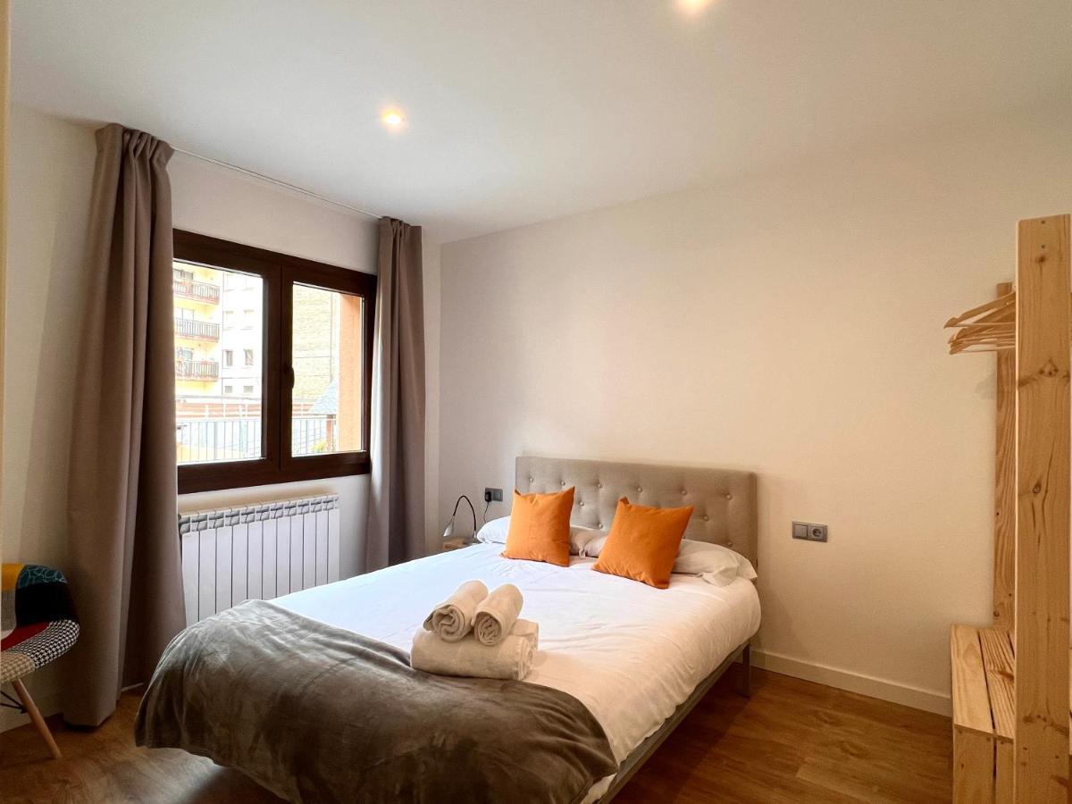 Espot Cowork & Apartments - L'Amfitriona Eksteriør bilde
